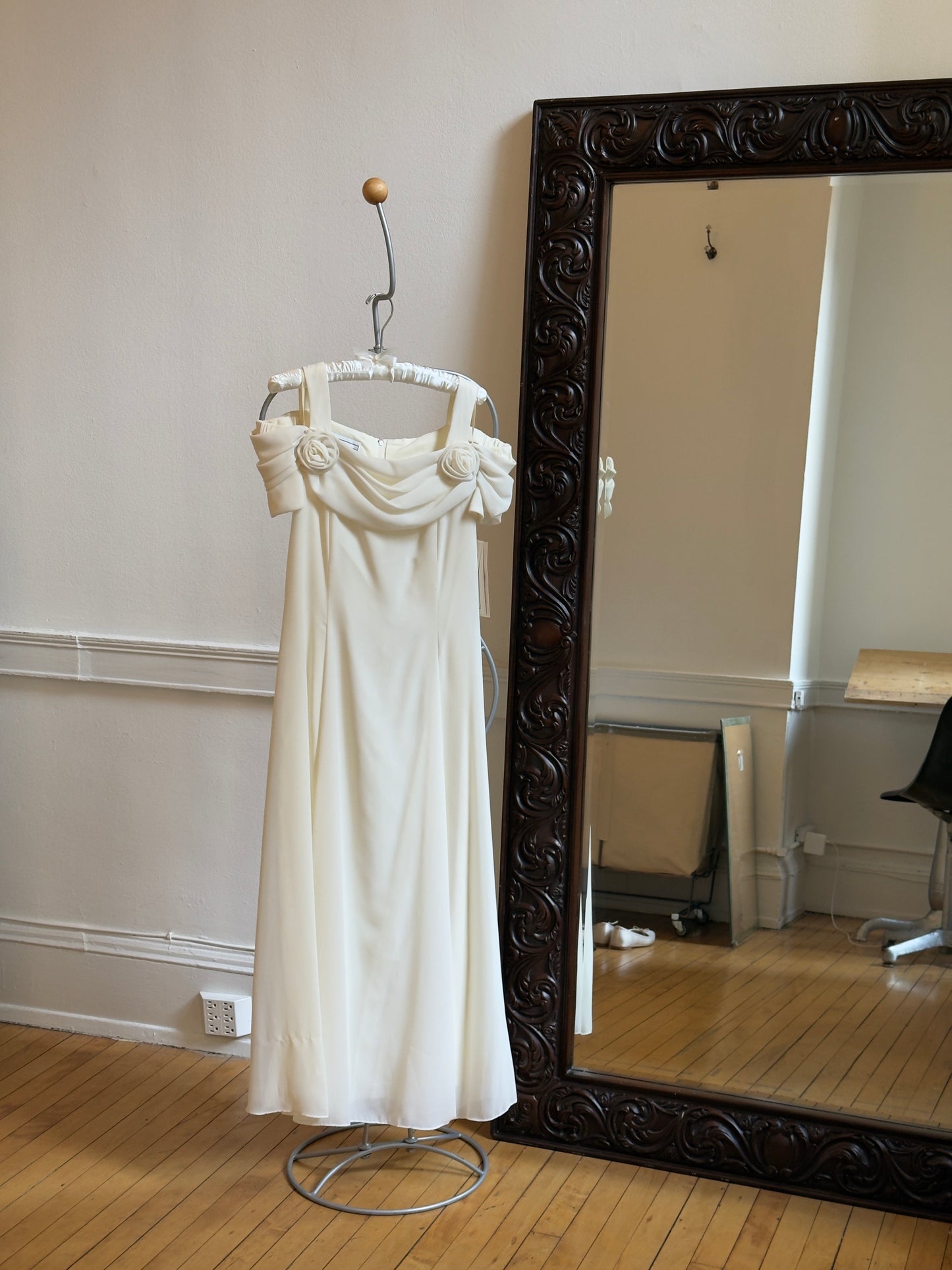 Vintage '80s Off-The-Shoulder Rosette Bridal Dress