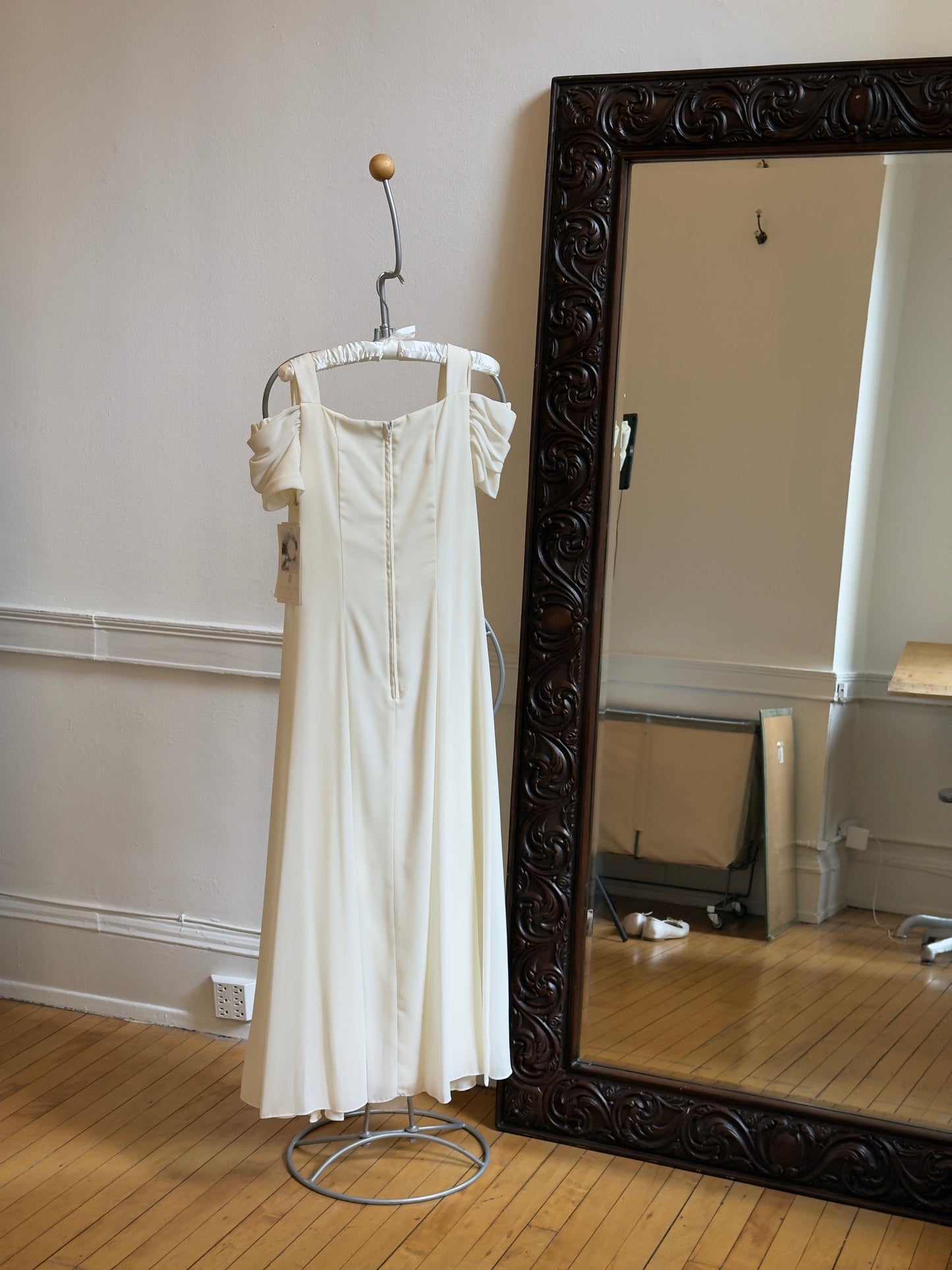 Vintage '80s Off-The-Shoulder Rosette Bridal Dress