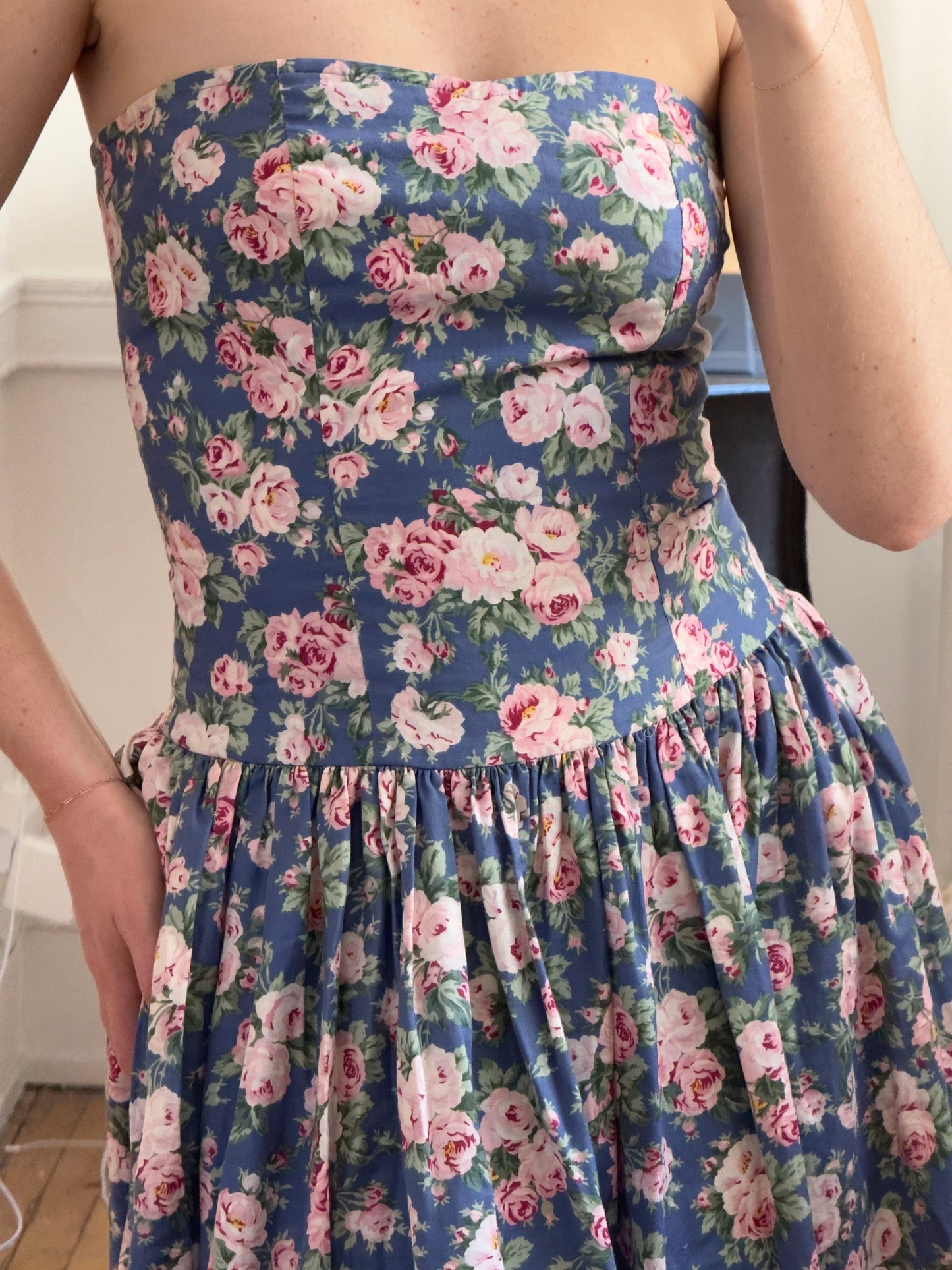 Vintage 80's Blue Floral Strapless Tea Length Midi Dress