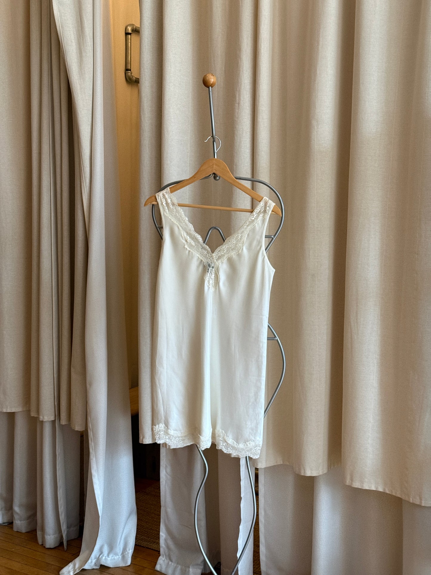 Vintage ivory mini lingerie slip dress with lace by Thalia Sodi [SIMRAN]