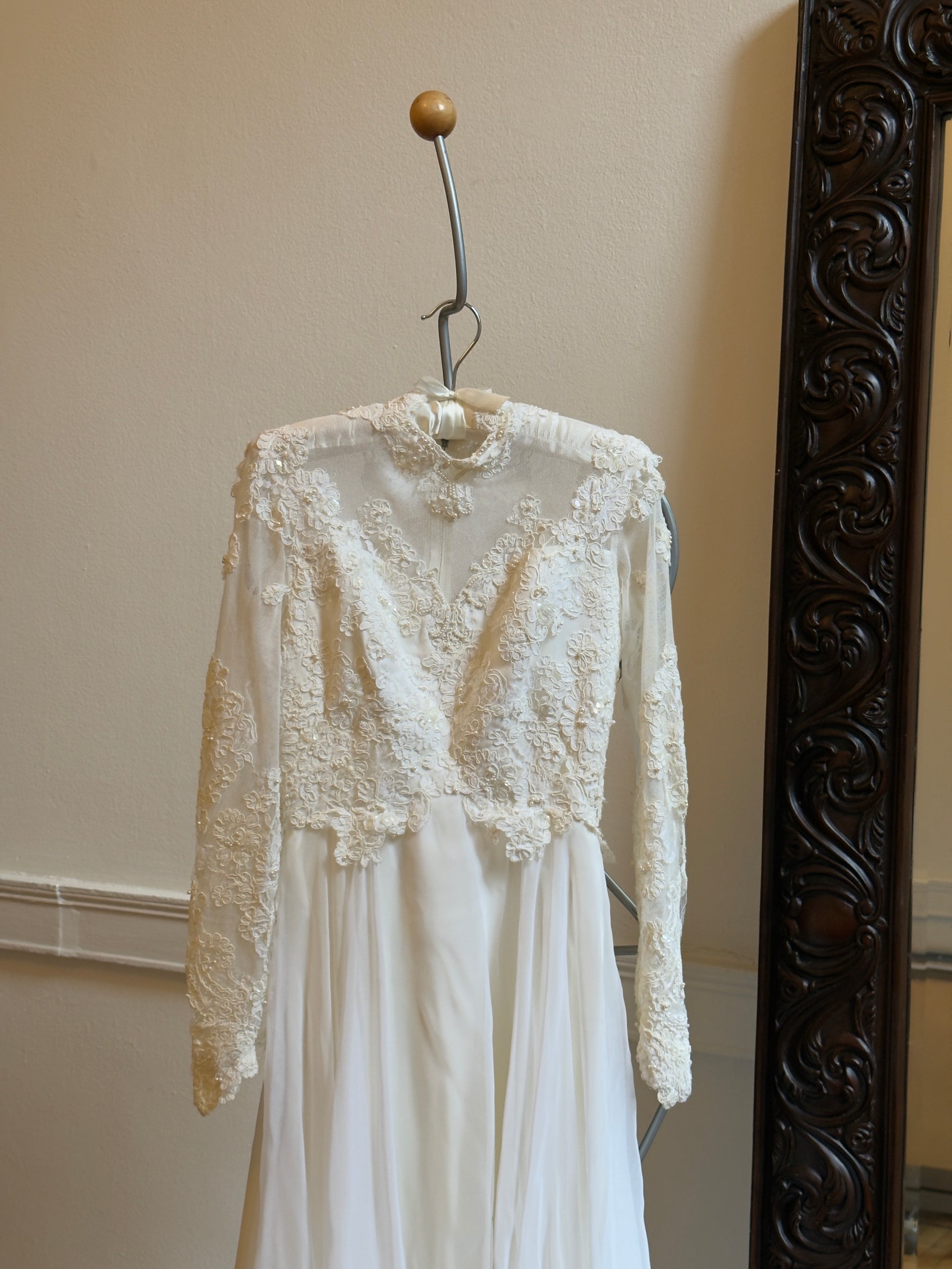 Vintage 80's Long Sleeved Lace Wedding Dress – Found by Steph Vintage 80's Long Sleeved Lace Wedding Dress – Found by Steph
