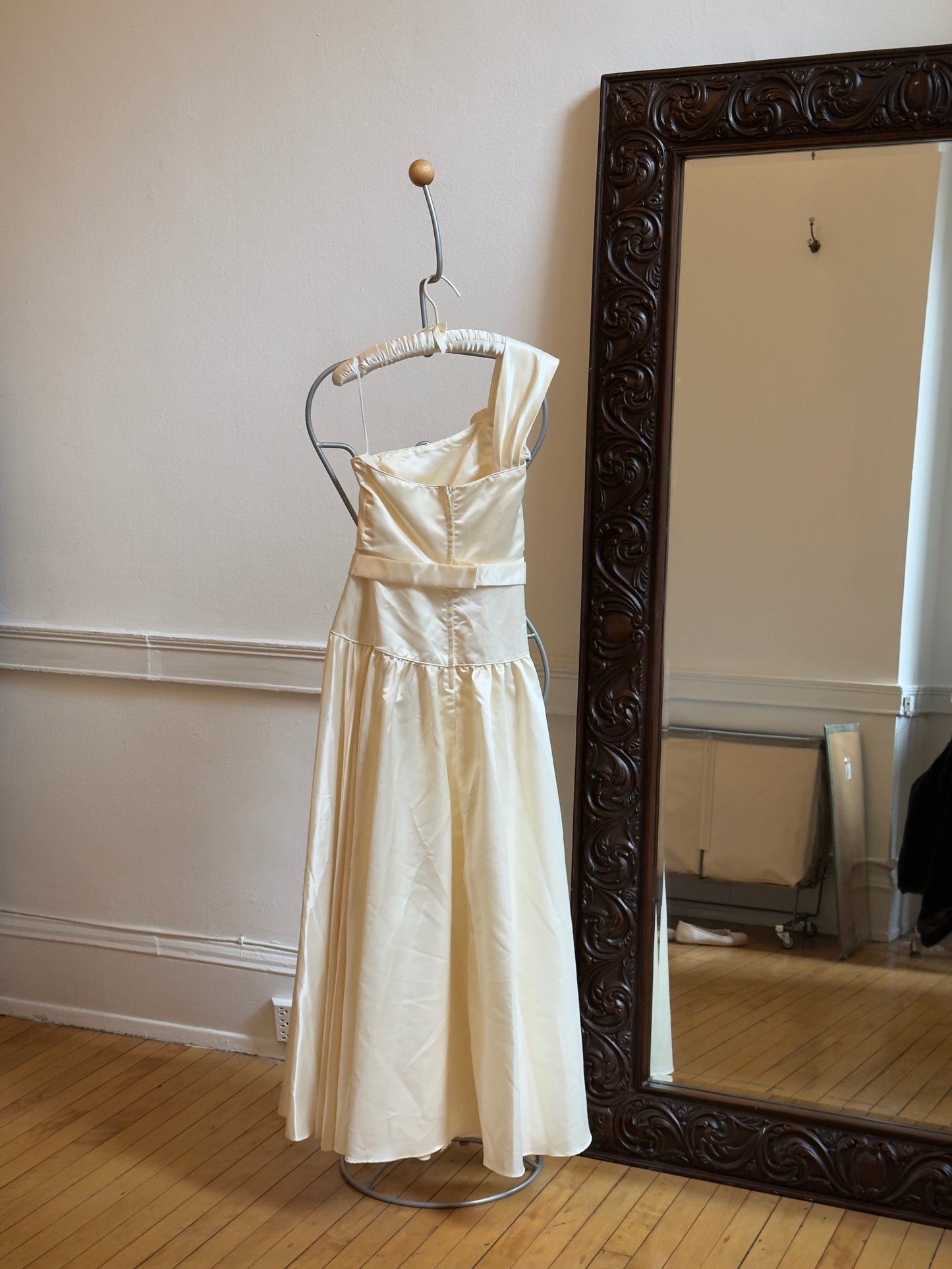 Vintage 80's Satin One-Shoulder Wedding Dress with Rosette