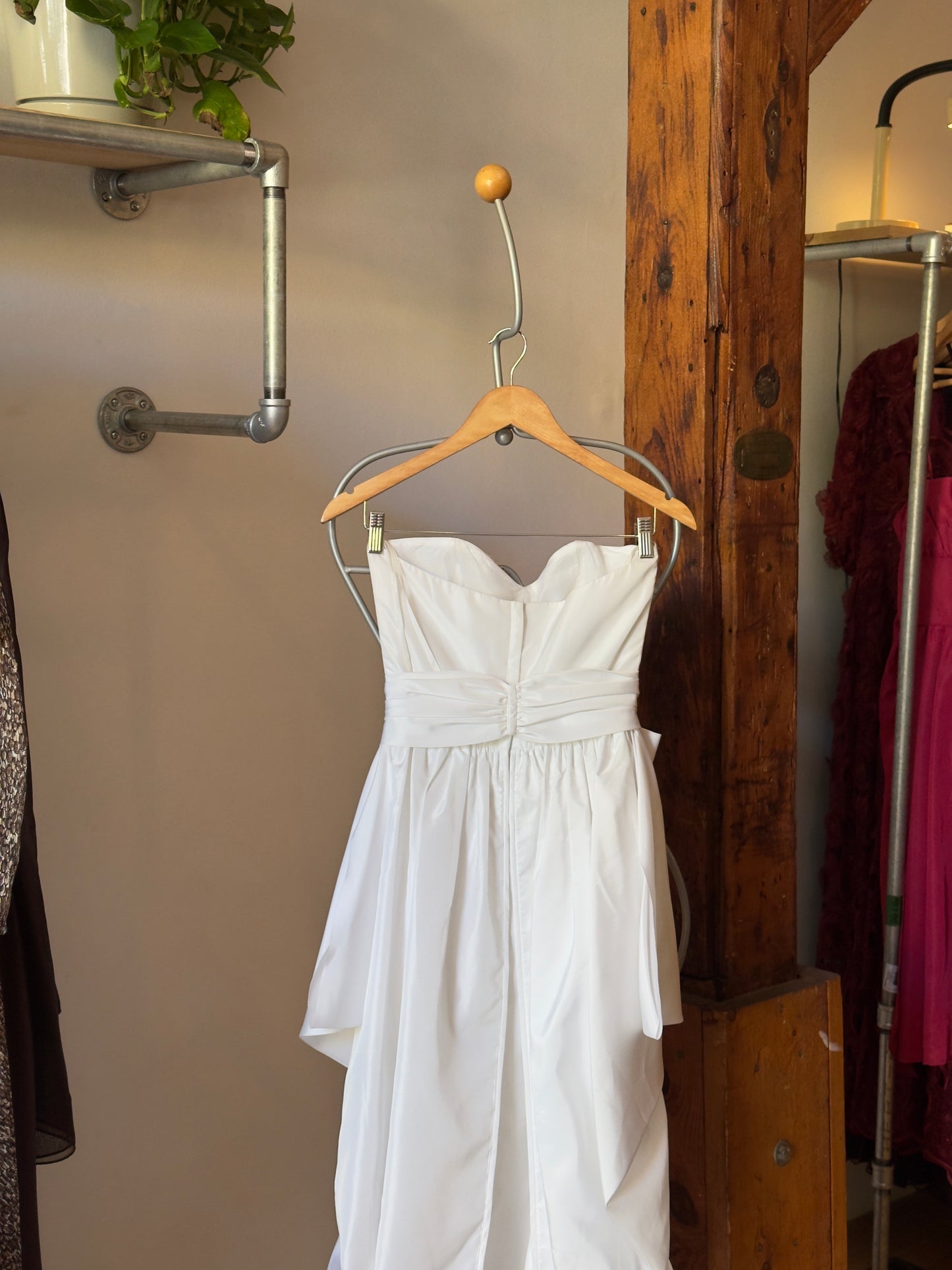Vintage 80's Satin Strapless Bridal Dress with Large Bow and Voluminous Skirt