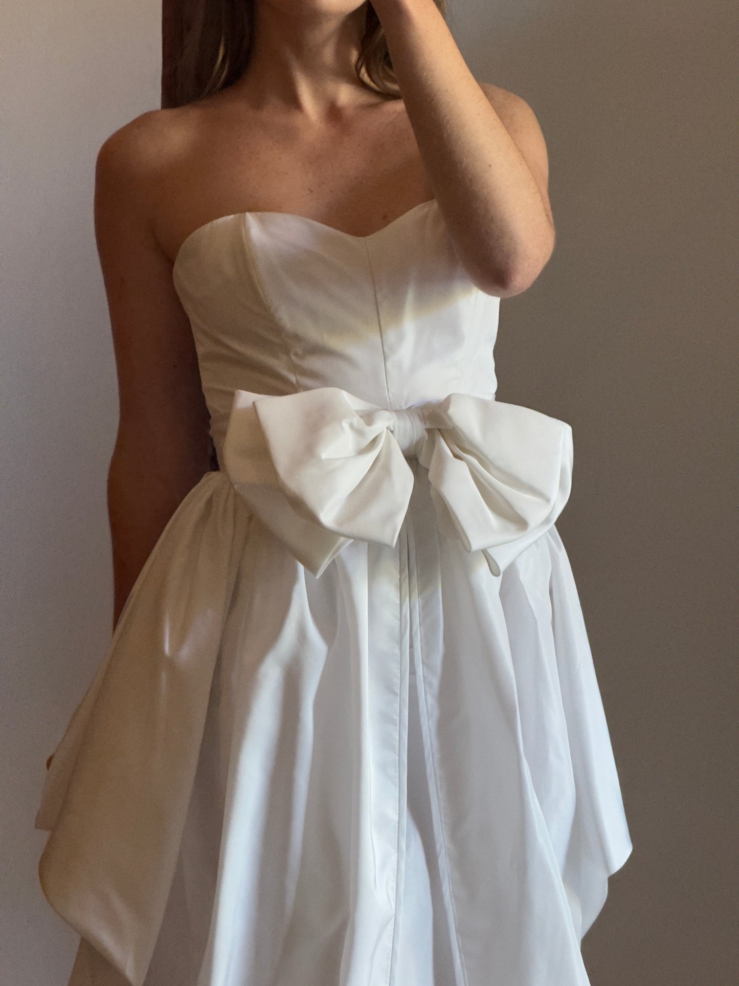 Vintage 80's Satin Strapless Bridal Dress with Large Bow and Voluminous Skirt