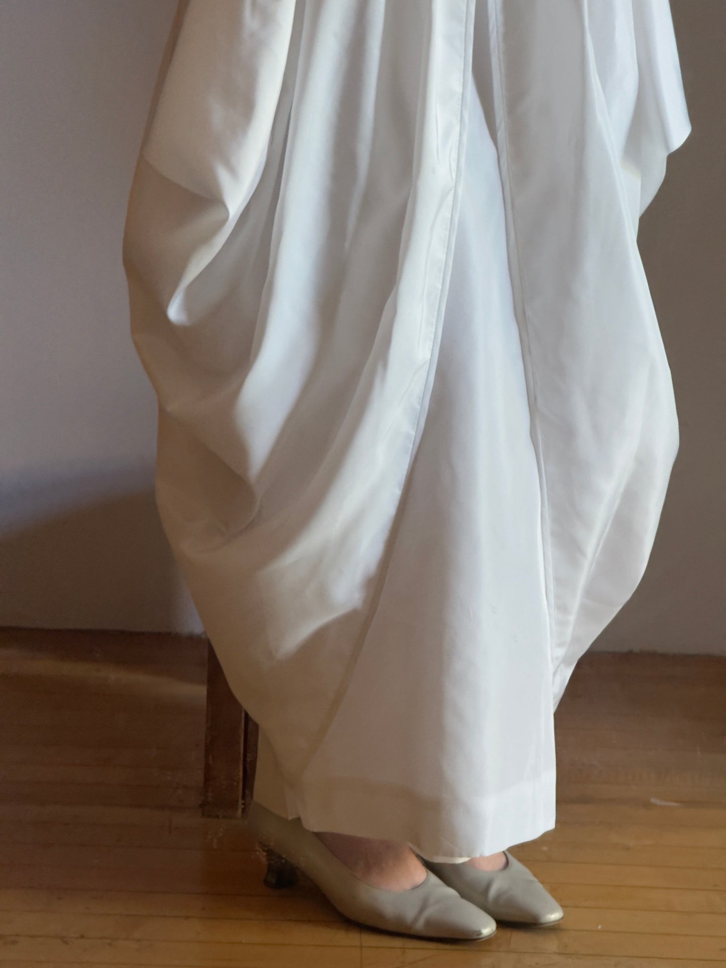 Vintage 80's Satin Strapless Bridal Dress with Large Bow and Voluminous Skirt