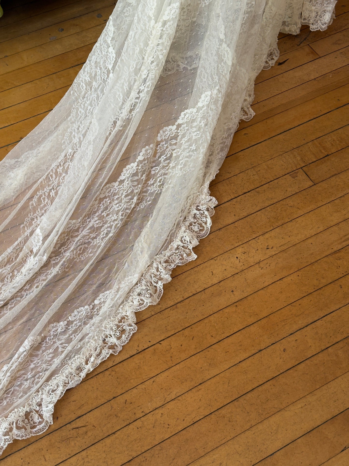 Vintage 70's Allover Lace Wedding Dress (Hold)